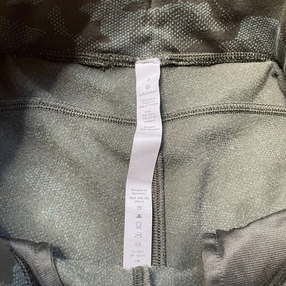 LULULEMON Ready to Rulu Digi Camo Yoga Training Running Jogger Womens Size 4 - Picture 3 of 6